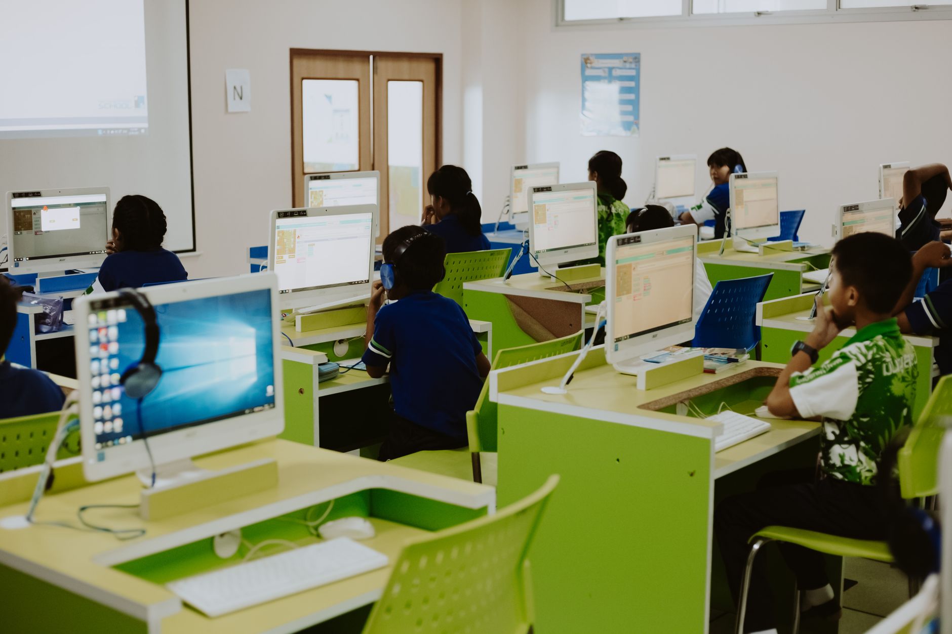 RFID Smart ID Cards: Build a Safer School in 5 Steps