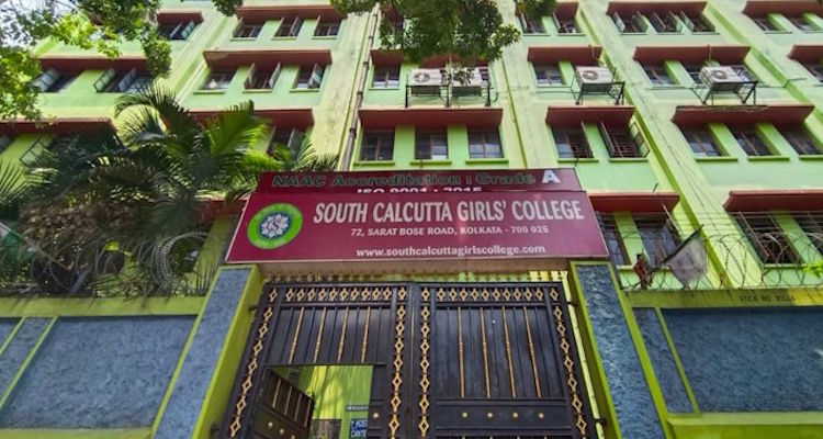How South Calcutta Girls' College tracks library footfall using the scanix QR Attendance System